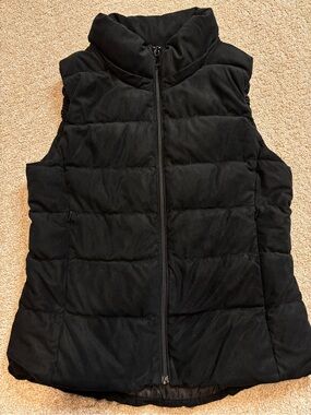 Uniqlo Black Quilted Puffer Vest - Sleeveless Zippered Vest